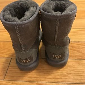 Kids Ugg Class II Boot. Grey. Size 11. Like New - Lightly Worn.